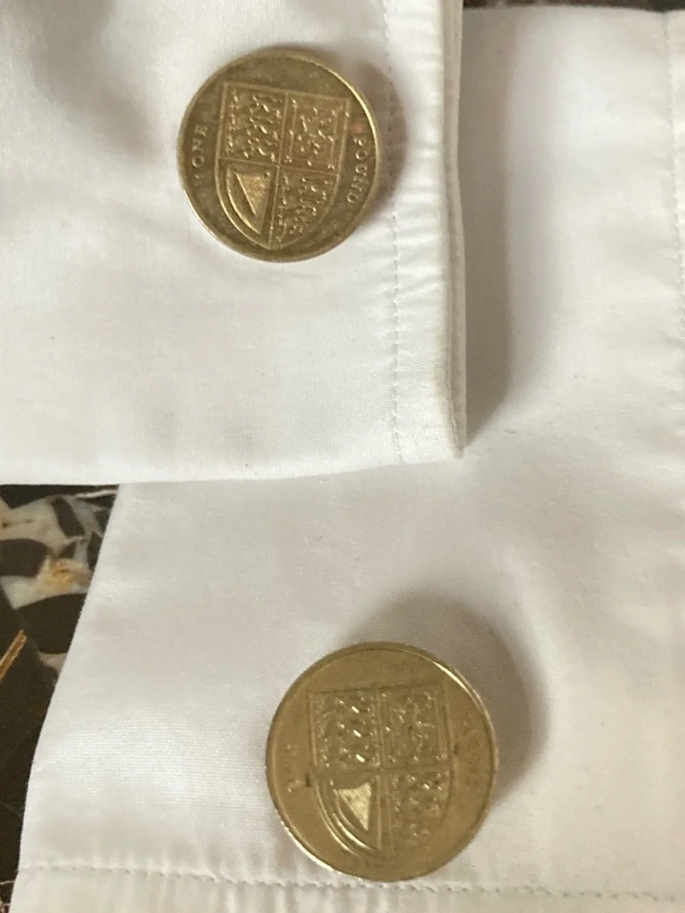 British £1 Coin Cufflinks – Royal Arms Shield Design – UK Currency